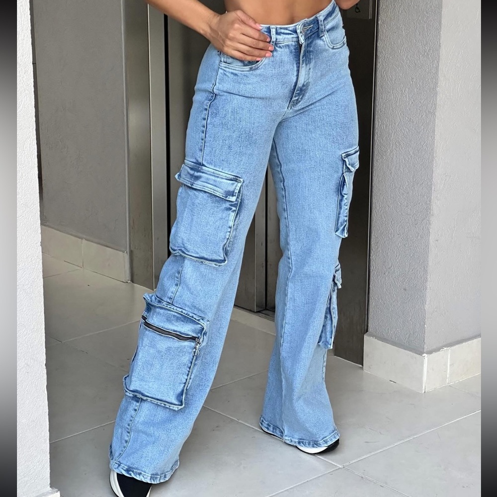 Jean colombiano  levantacola Light Blue Cargo Jeans